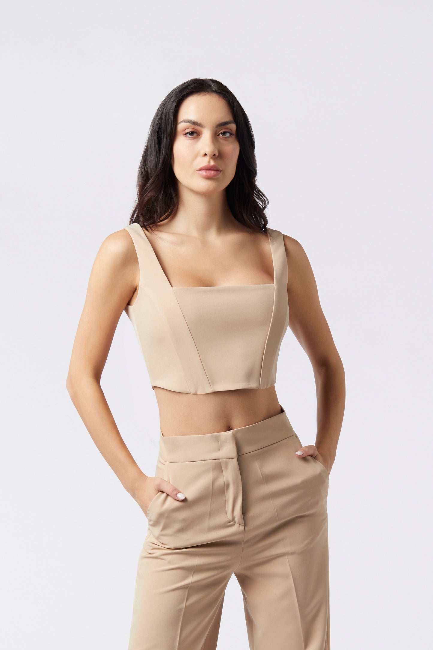 Tailleur trois pièces - Giacca con cintura, Pantalone palazzo, Top bustier